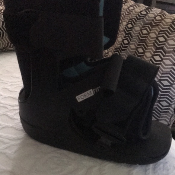 OSSUR FORM FIT WALKER/SZ. MEDIUM - Picture 3 of 7